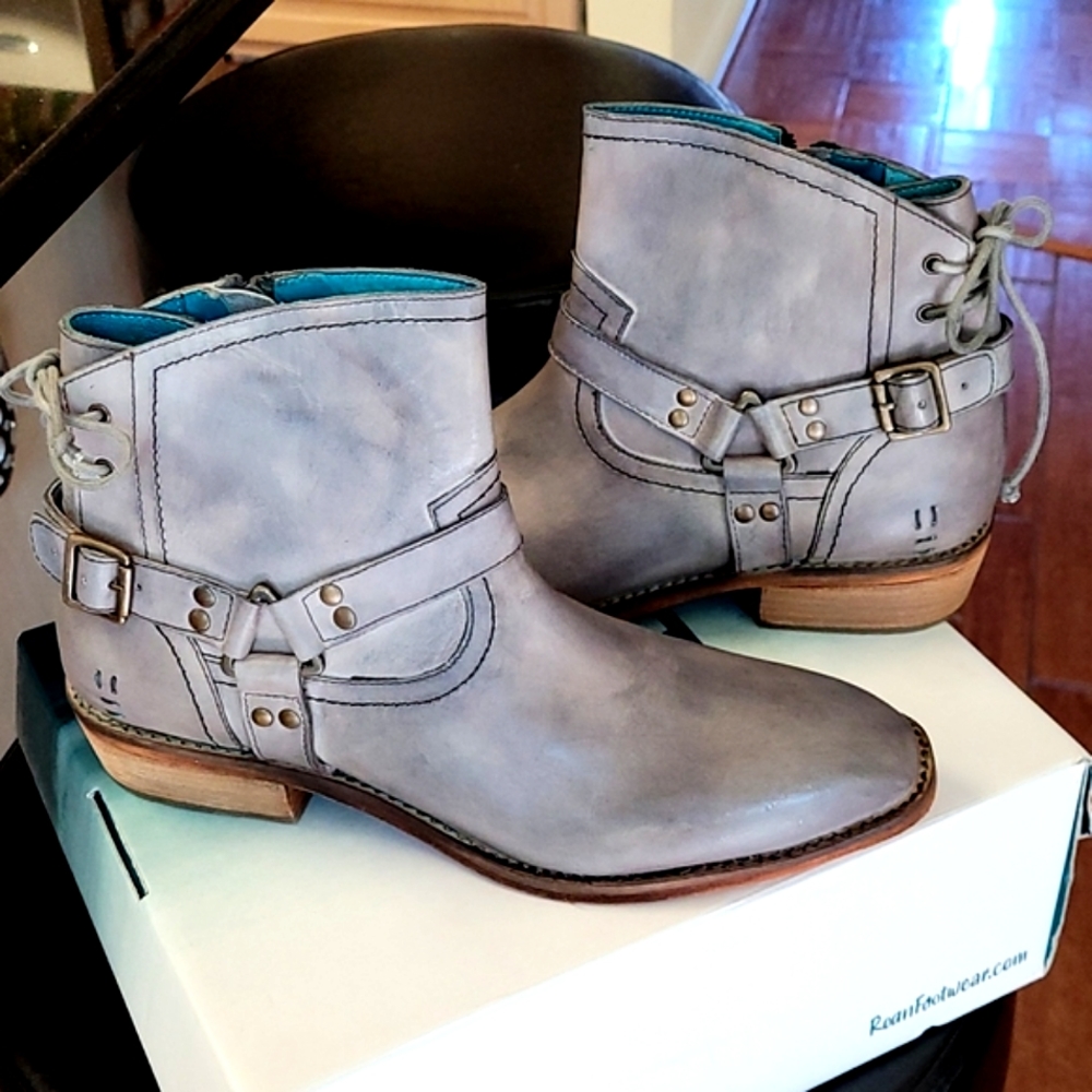 ROAN Harness Boots